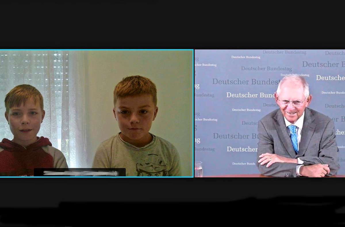 Die Kinderreporter Samuel und Jakob haben Wolfgang Schäuble interviewt.